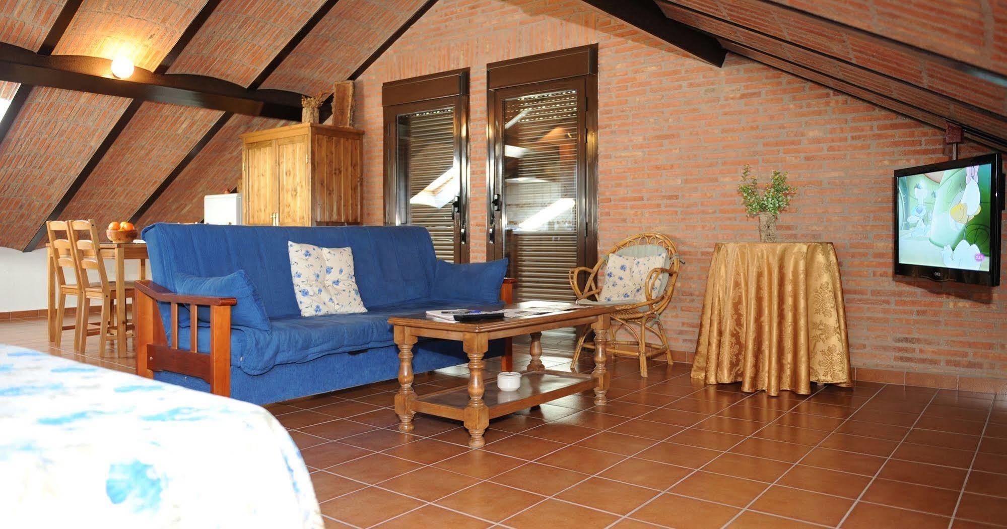 Apartamentos Rurales Monfraguee Torrejón el Rubio Eksteriør bilde